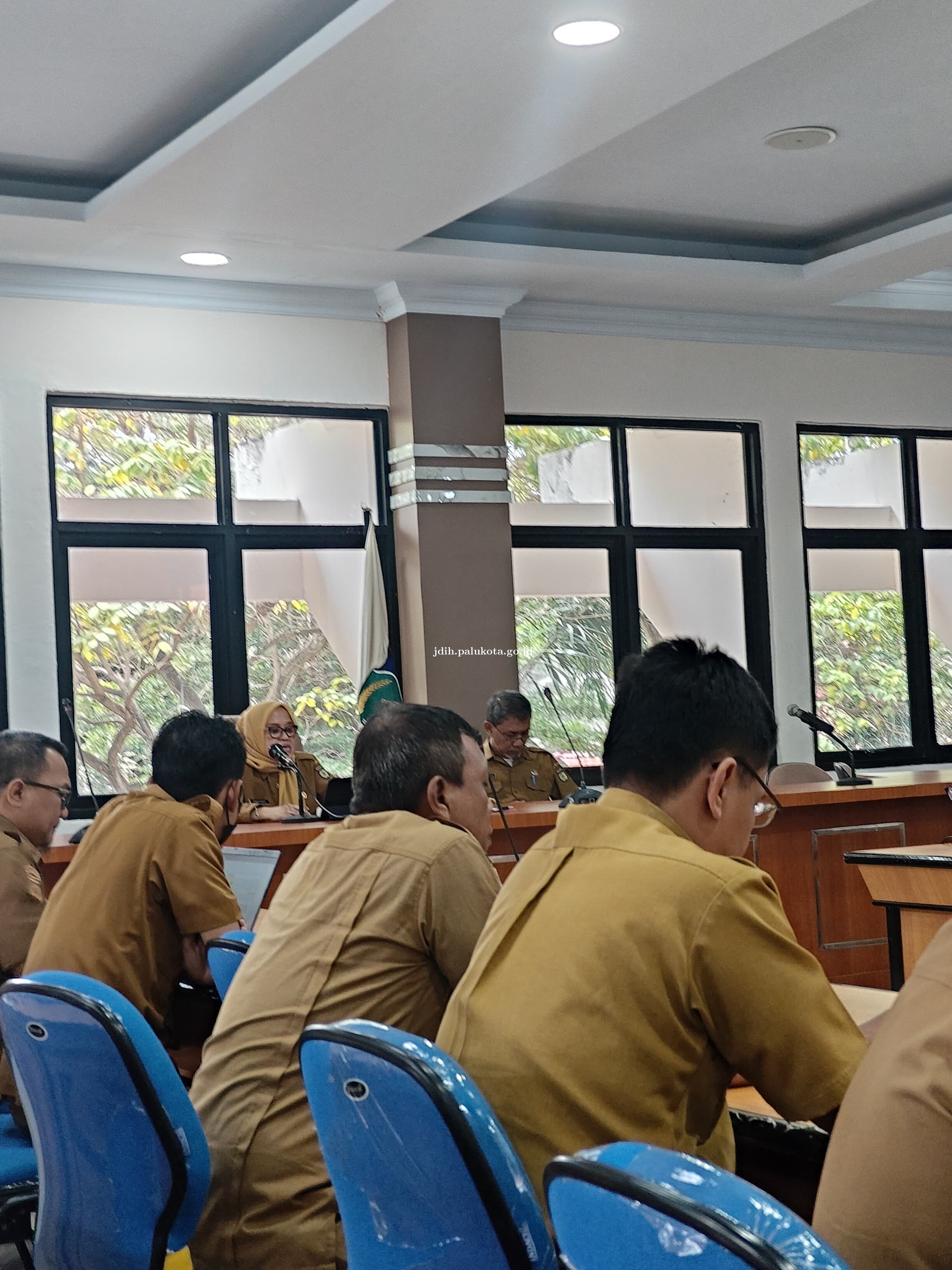 Mewakili Kabag Hukum menghadiri sosialisasi monitoring center for prevention ( MCP ) area Pengadaan