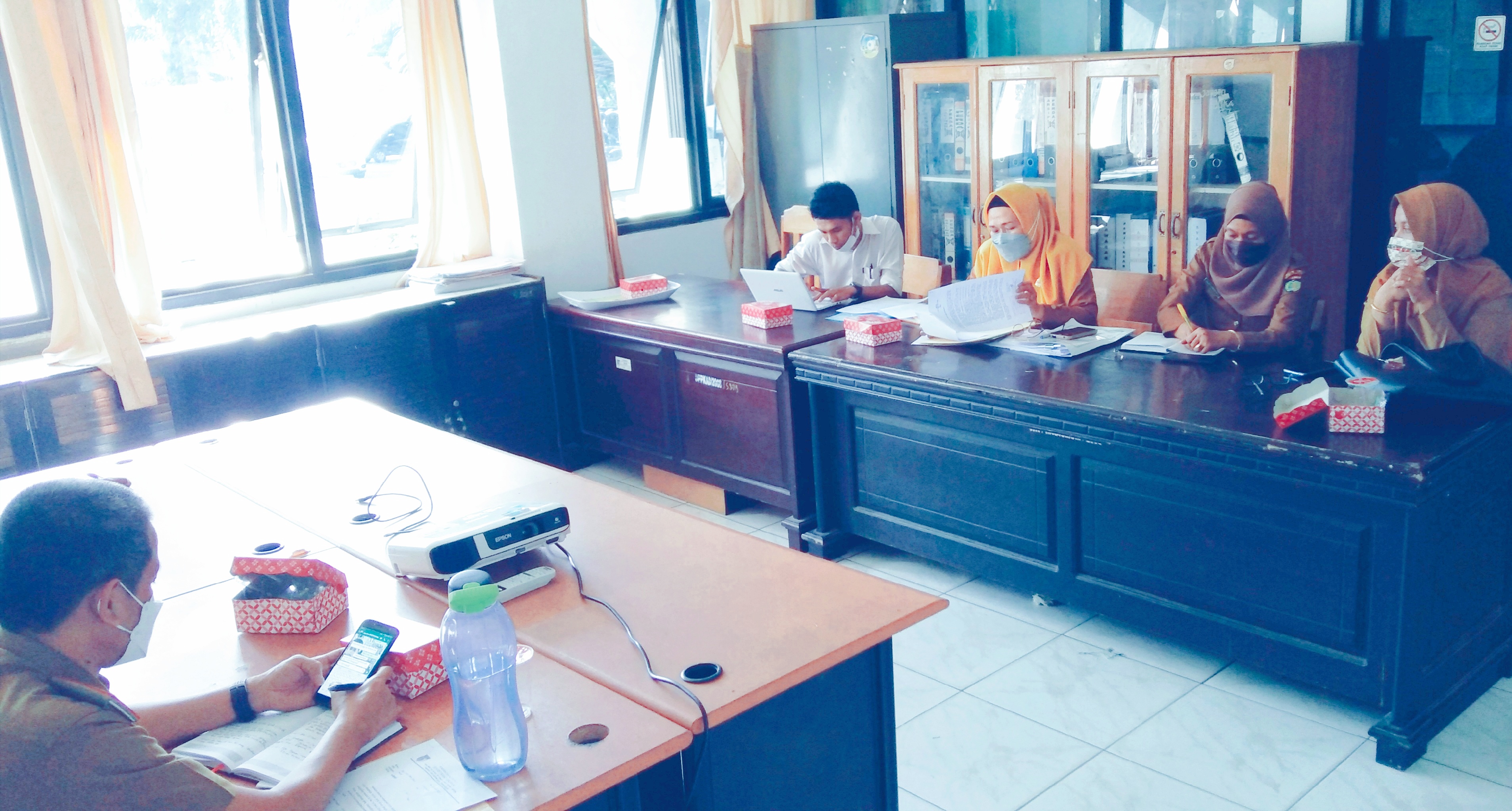 Rapat Membahas UU No.14 Tahun 2008 Tentang Keterbukaan Informasi Publik..untuk Merespon dinamika masyarakat di Era informasi..dilaksanakan pada hari Senin, 28 Juni 2021 di Ruang Rapat Bagian Hukum Setda Kota Palu...Jam : 14.00 s.d Selesai.