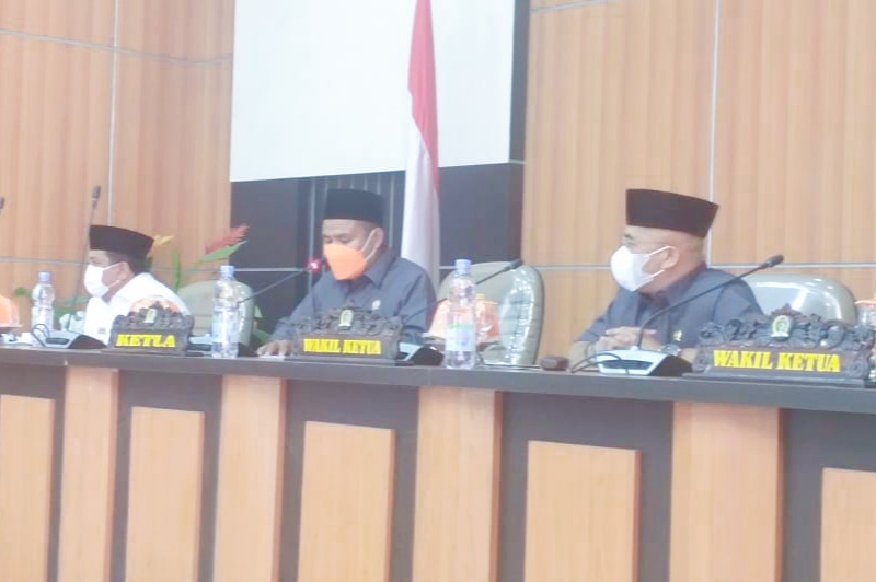 Rapat Paripuran Di Kantor DPRD Kota Palu