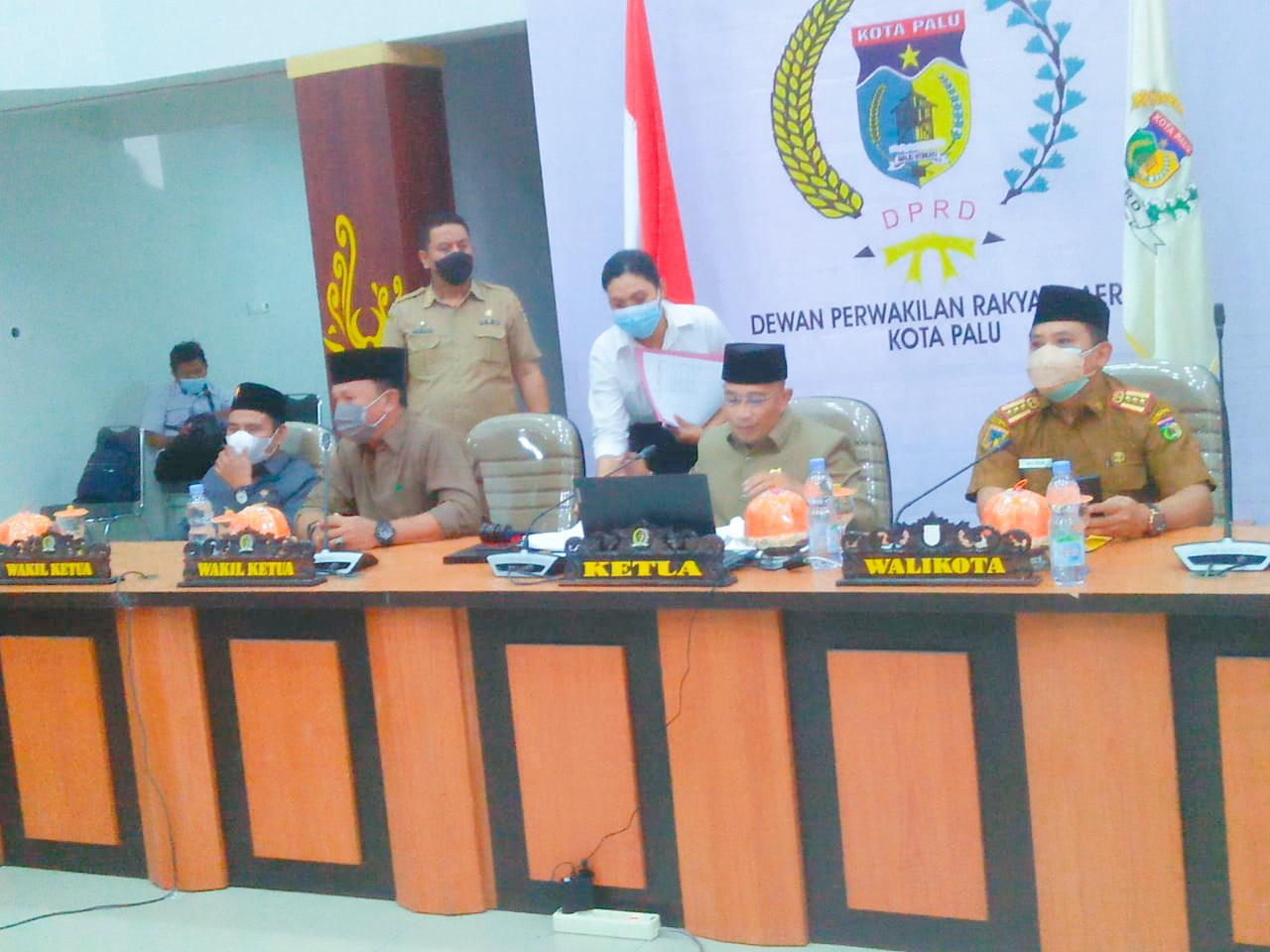 Rapat Paripurna di Kantor DPRD Kota Palu Pada Hari Jum