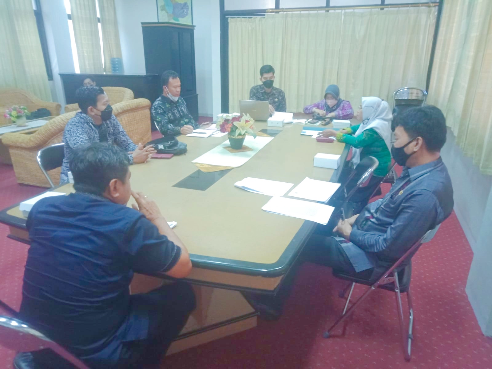Rapat Tentang Perkara 46 sdn 15 Wara di Ruang Rapat Asisten 1 Pemerintahan dan Kesra Setda Kota Palu, Kamis, 29 Juli 2021