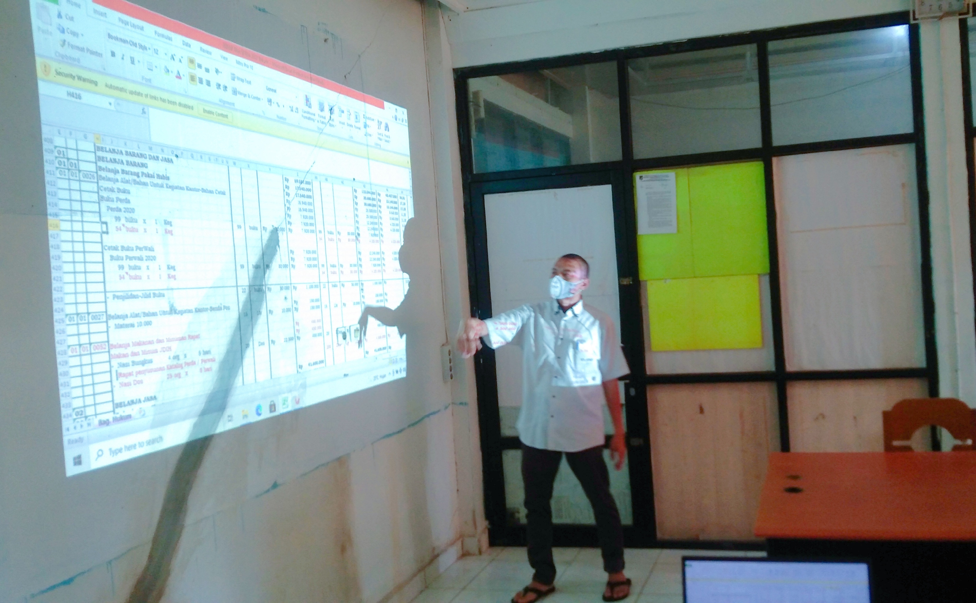 Giat Rapat Pembahasan Anggaran Setda Bagian Hukum Kota Palu di Ruang Rapat Bagian Hukum Rabu, 25 Agustus 2021