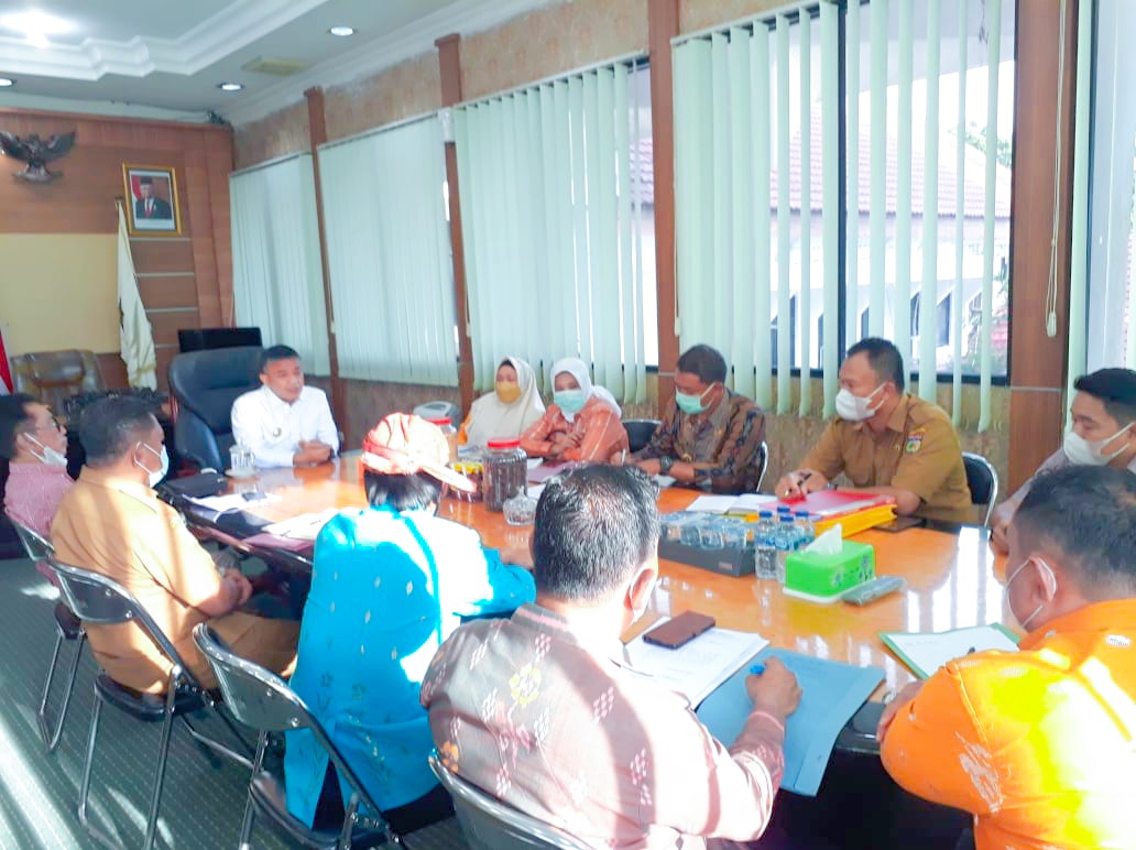 Meet Rapat baru Gabung ke rapat Hangout  1 dari 1.710 Rapat Pembahasan Perkara No 80/pdt.G/2021/Pn. Tentang Langkah Upaya Hukum Yg Akan Dilakukan Dalam Persidangan Di Pengadilan Negeri Palu Yang Berlangsung Di Ruang Kerja Wali Kota Palu, Senin 27 September 2021