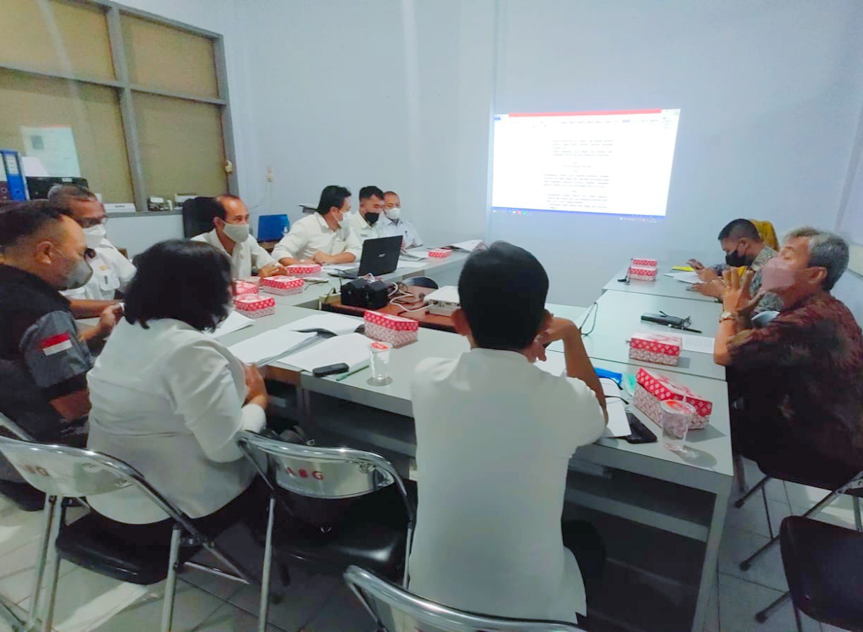 Rapat Pembahasan Tentang Perwali Izin Reklame bertempat di Kantor Dinas Penataan Ruang dan Pertanahan Kota Palu Rabu, 06 Oktober 2021.