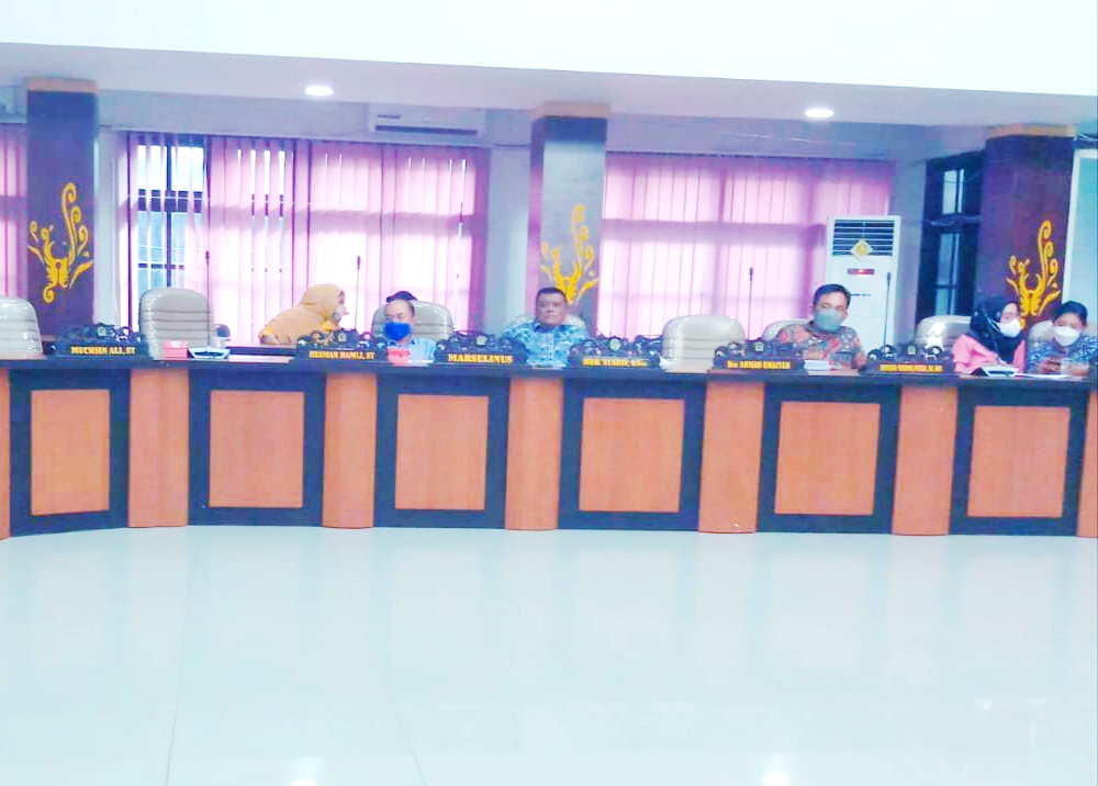 Rapat Dengar Pendapat Pembahasan Sengketa Lahan Di Kelurahan Taipa Kecamatan Tawaeli di Kantor DPRD Kota Palu.Kamis, 14 Oktober 2021