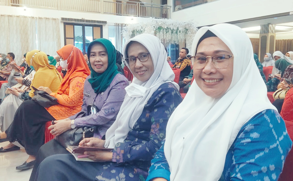 Seminar Nasional Dalam Rangka HUT KORPRI Yang Ke-50 Dengan Tema "ASN Bersatu, KORPRI Tangguh Indonesia Tumbuh" Palu 2 Nivember 2021